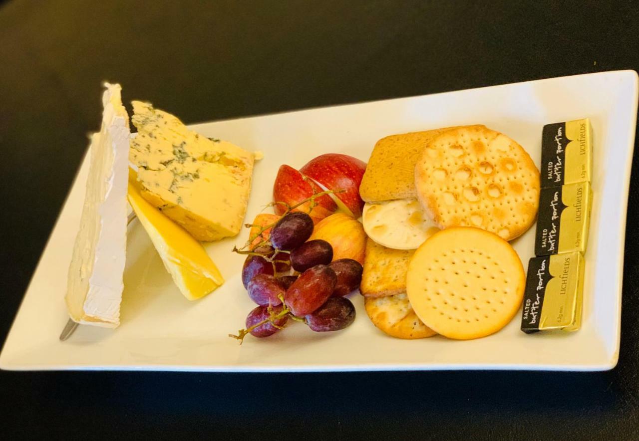 Milton Hotel Llanwern Village نيوبورت المظهر الخارجي الصورة